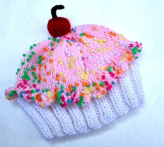 Cupcake Hut Mit Kirsche Oben Zuckerglasur Zuckerguss Zuckerwatte von StellasKnits