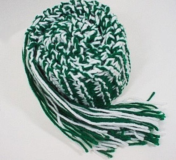 Hand Gestrickter Schal College Kelly Grün Und Weiß von StellasKnits