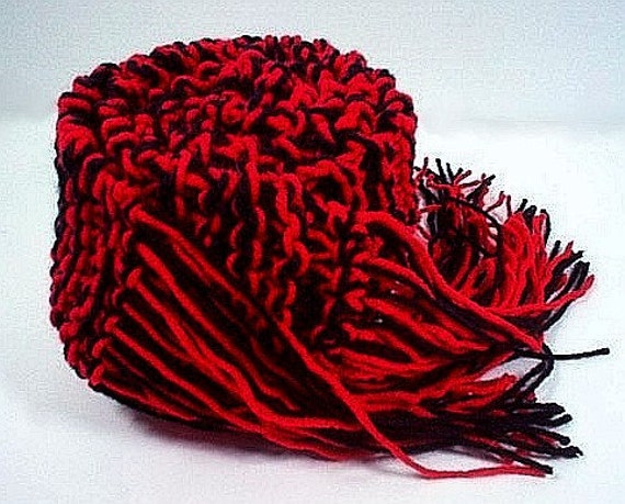 Schal Scarlet Rot Und Schwarz - College Inspiriert Universität Handgestrickt von StellasKnits