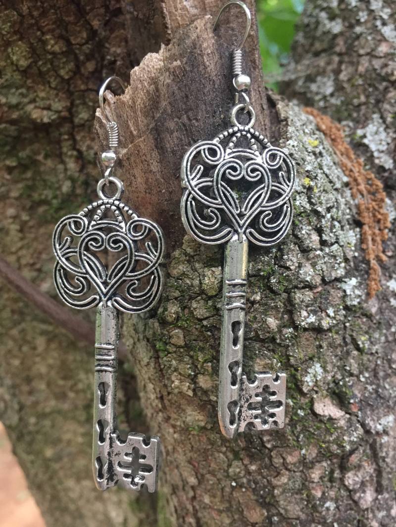 Filagree Skelett Schlüssel Lange Ohrringe Filagree Skelett Schlüssel Lange Ohrringe von StephBeckmanStudio