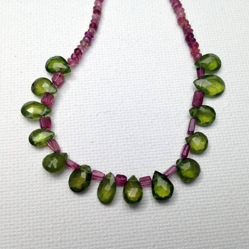 Adrette Rosa Und Grün Halskette von StephMurrayJohnson