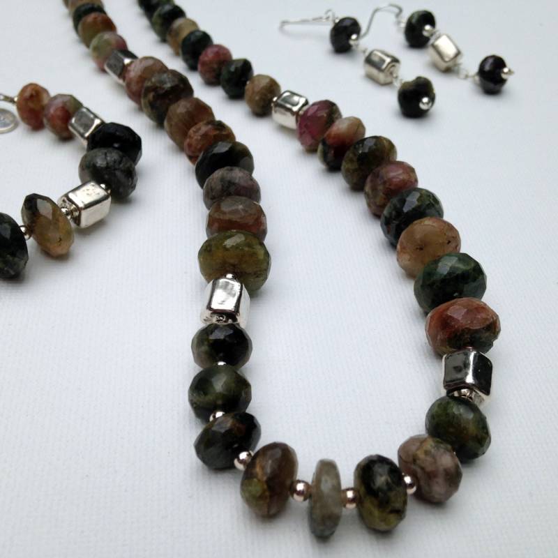 Turmalin Und Silber Rustica Halskette, Armband Ohrringe Set von StephMurrayJohnson