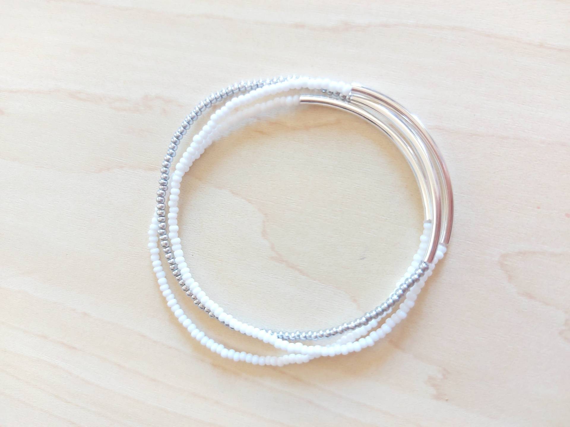 Set Von 3 Weiß Und Silber Bar Armband , Sterling Stretch Brautjungfer Geschenke Zierlich von StephanieMartinCo