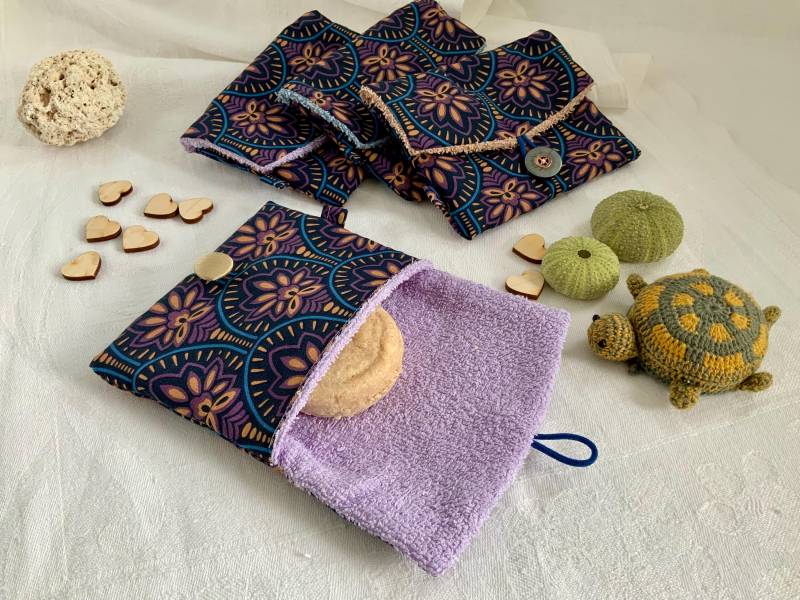 Seifenbeutel Eckig Indigo - Seifentasche Mit Upcycling Futter in 3 Farben Wasserdicht Reise Urlaub Tasche Für Deine Haarseife Seifenbeutel Eckig Indigo - Seifentasche Mit Upcycling Futter in 3 Farben Wasserdicht Reise Urlaub Tasche Für Deine Haarseife von StephiMini