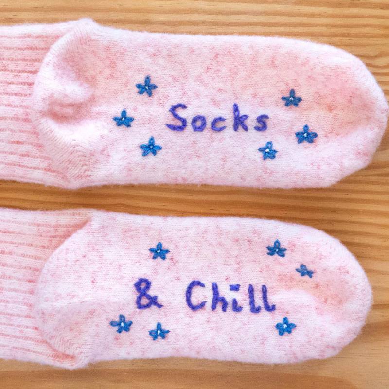 Handgestickte Personalisierte Damen Kaschmir-Bettsocken von StephieAnnDesign