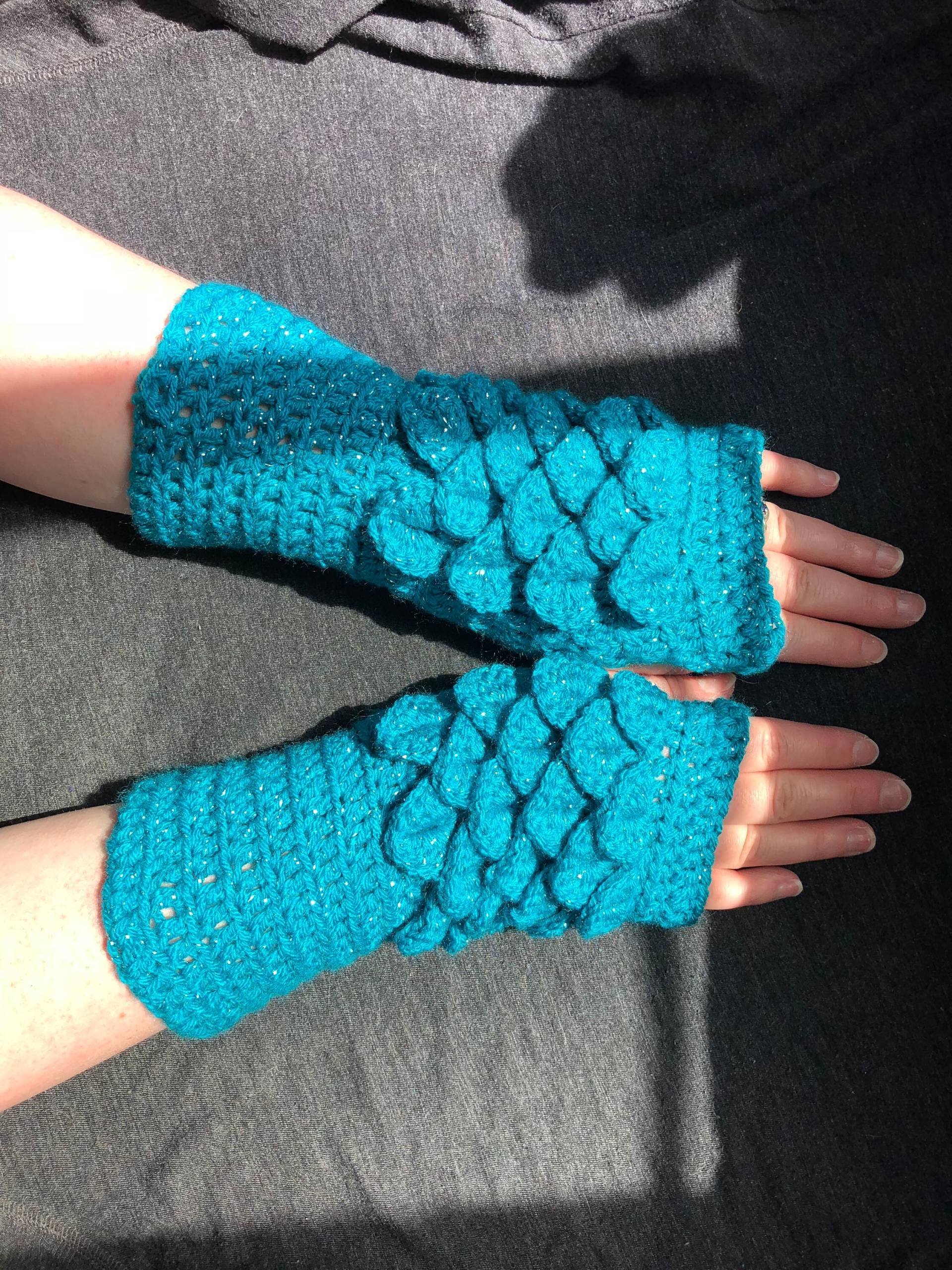 Eiszapfen Drachenschuppen Handschuhe Eiszapfen Drachenschuppen Handschuhe von StephsGnarlyKnits