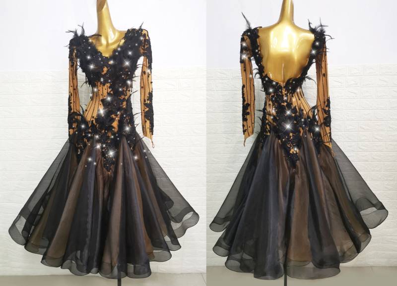 Schwarzes Gesellschafttanz Kleid Mit Applikationen Und Strasssteinen Standard Rhythmus B0075 von StepsAndThreads