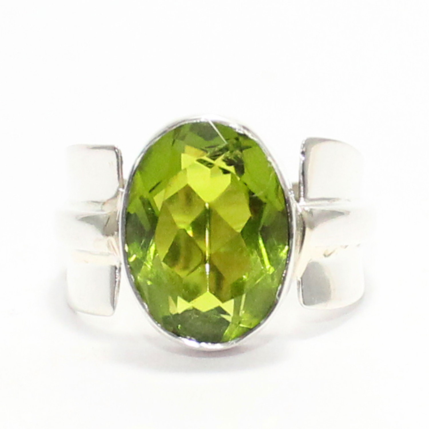 925 Sterling Silver Peridot Ring Handmade Jewelry Gemstone Birthstone von SterlingBirthstones
