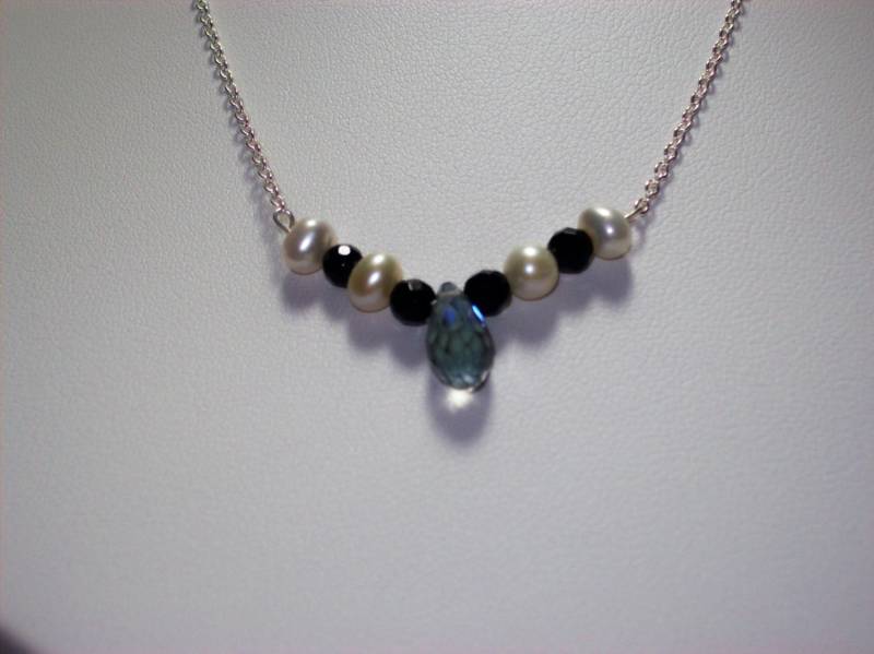 Wussten Sie, Dass Drachen Kristalltränen Weinen. 2, 15 Karat Mittelstein 1, 5 in Perlen Und .50 Onyx. Einfach Bezaubernd von SterlingDragonDesign