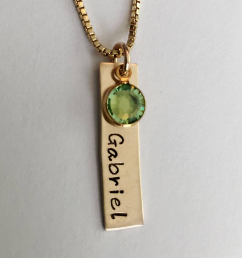 Gestempelte 14K Gold Fill Rechteck Namenskette Mit Swarovski Geburtsstein ~ Filled Handgestempelte Bar Halskette & Kristall von SterlingHeartSongs