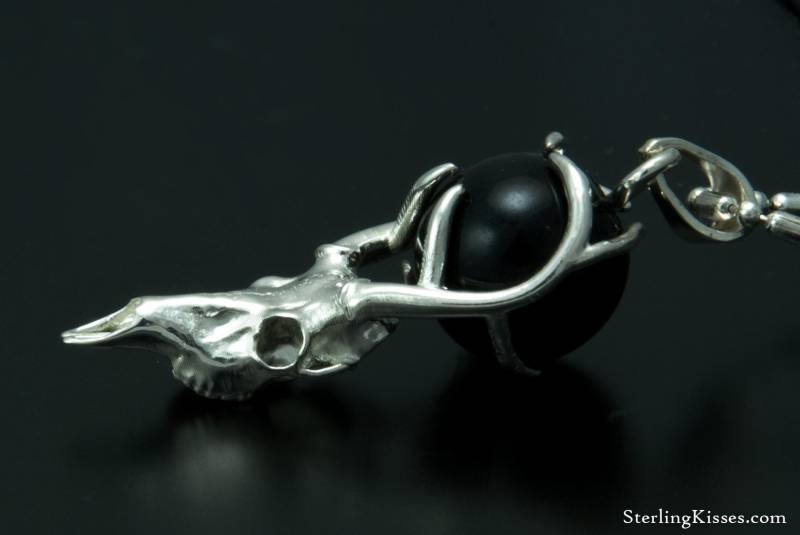 sterling Silber Deer Skull Anhänger Mit Schwarzer Glasperle - Natur Inspirierter Gothic Schmuck von SterlingKisses
