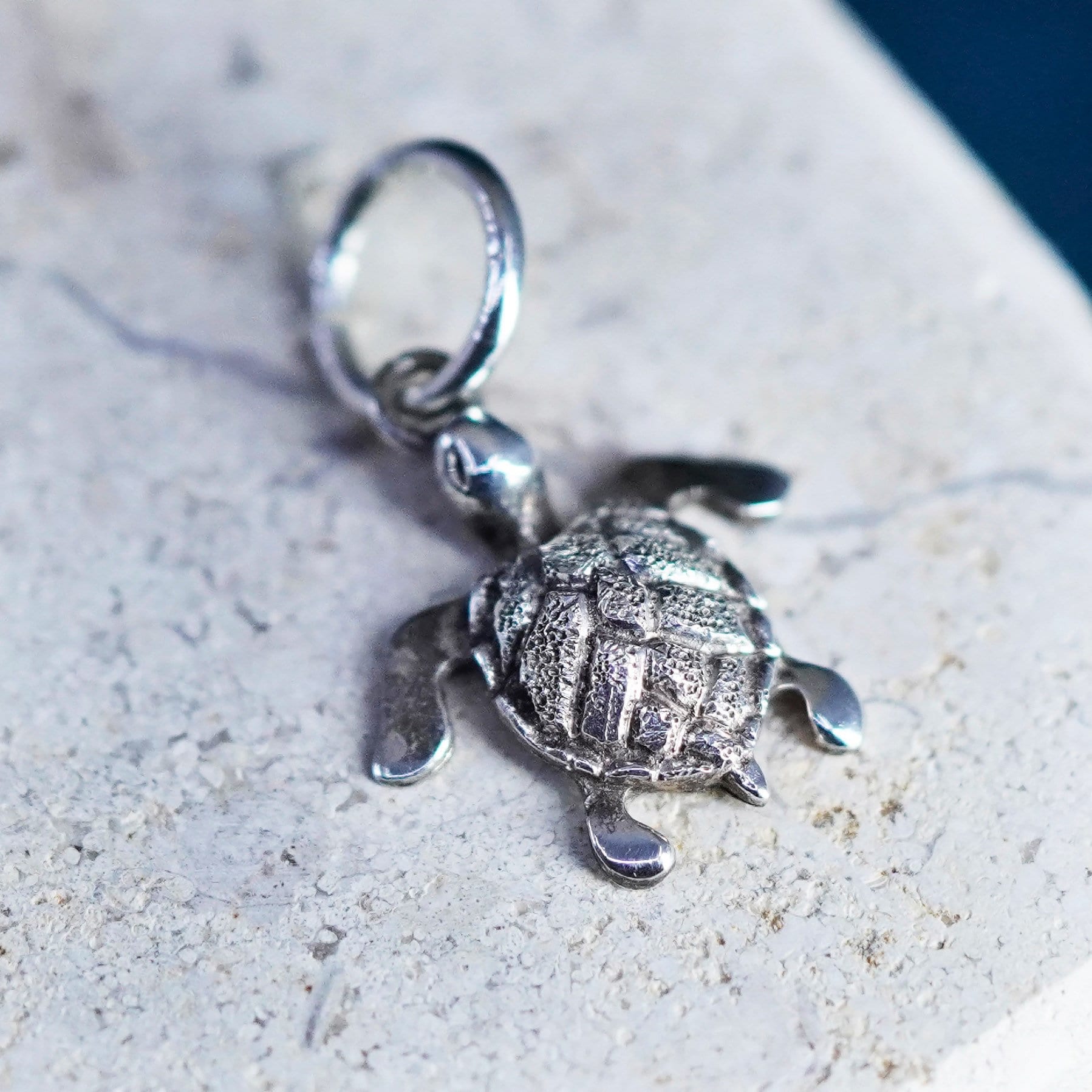 Vintage Sterling Silber Handarbeit Anhänger, 925 Schildkröte Charm, Gestempelt von SterlingLoverShop