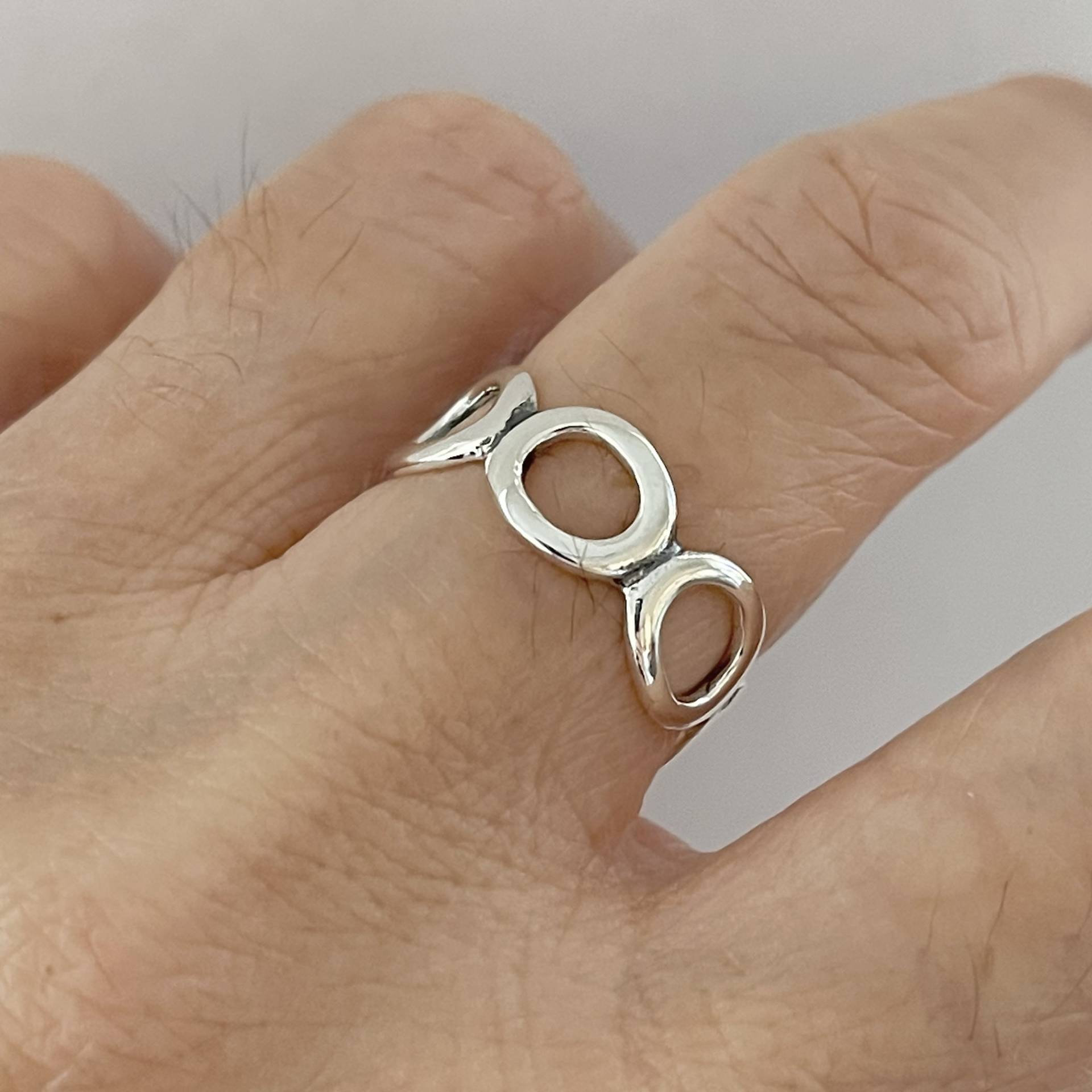 Eternity Kreis Ring, Boho Sterling Silber Offener Ring. Rund Ring von Sterlingsilverjewls