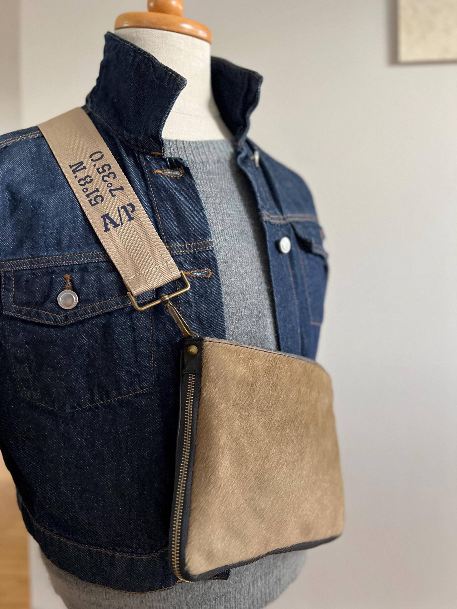 Fell Clutch Aus Leder Personalisierte Handtasche Ledertasche Tasche Umhängetasche Crossbody Bauchtasche Mit 2 Gurten Fell Clutch Aus Leder Personalisierte Handtasche Ledertasche Tasche Umhängetasche Crossbody Bauchtasche Mit 2 Gurten von SternenloopShop