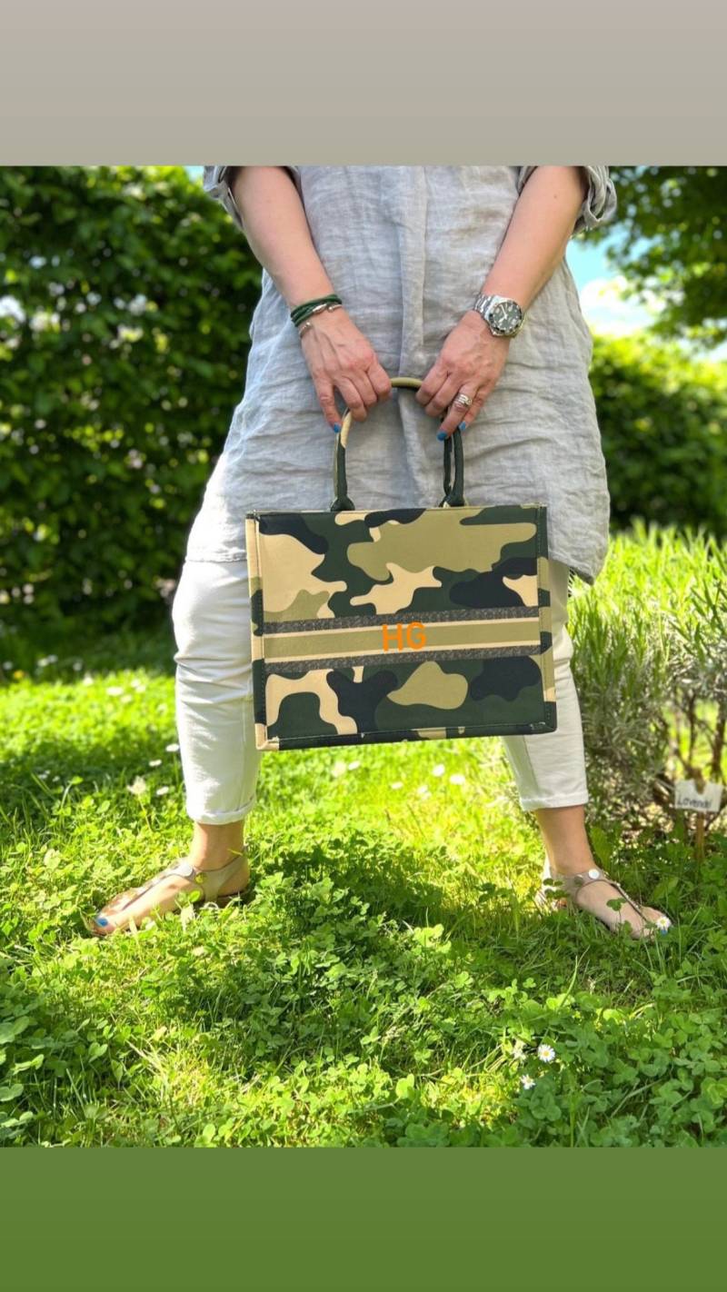 Damen Tasche Handtasche Shopper Stofftasche Damentasche Sommertasche Strandtasche Camouflage Grün Monogramm Initialen von SternenloopShop