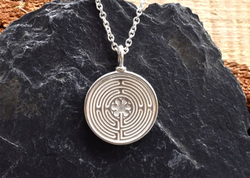 Das Labyrinth Von Chartres Und Der Lebensbaum - Amulett Aus 925Er Silber Antike Münze Anhänger An Passender Ankerkette von SternenstaubAtelier
