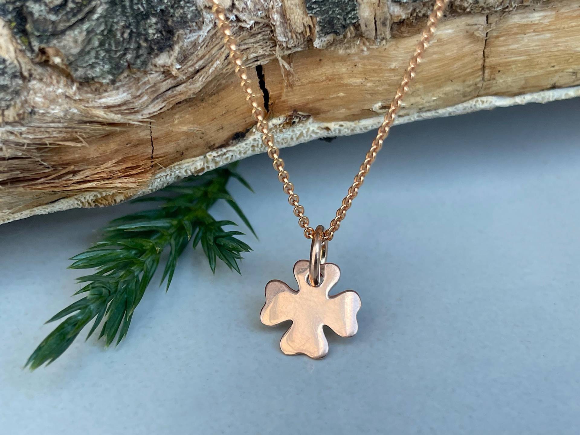 Kleeblatt Anhänger Aus 585Er Rotgold An Passender Massivgold Ankerkette in 14 Karat 45 cm Vom Goldschmied von SternenstaubAtelier