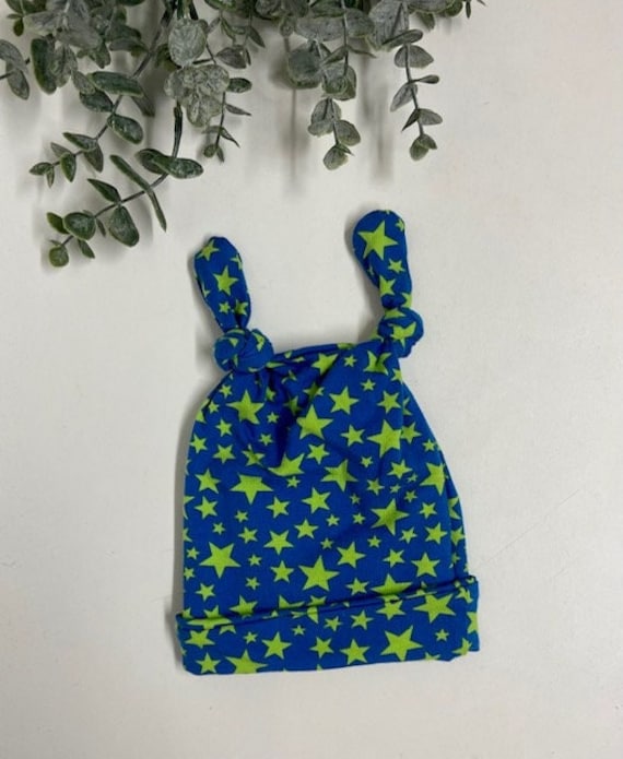 Baby Knötchen Mütze Aus Jersey-Gr. 56 -Blau/Kräftiges Grün- Sternen- Unisex - Ideal Für Den Frühling von Sternschnuppeklaas