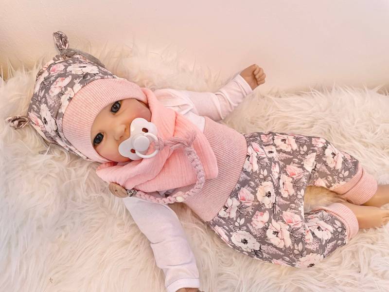 Pumphose Mütze Tuch Rose Gr.50-98 Geschenkset Baby Erstlings Set Rosa Blumen Hose Mitwachshose Neugeborene Mädchen Geschenk Geburt Taufe von Steuerbord