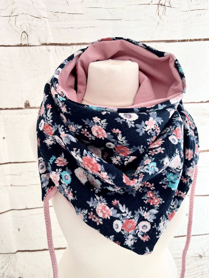 Dreieckstuch Schal Zum Wenden „ Altrosa Marine Blumen " Damen Loop Tuch Dreiecksschal Musselin Herbst Dreieckstuch Schal Zum Wenden „ Altrosa Marine Blumen " Damen Loop Tuch Dreiecksschal Musselin Herbst von Steuerbord