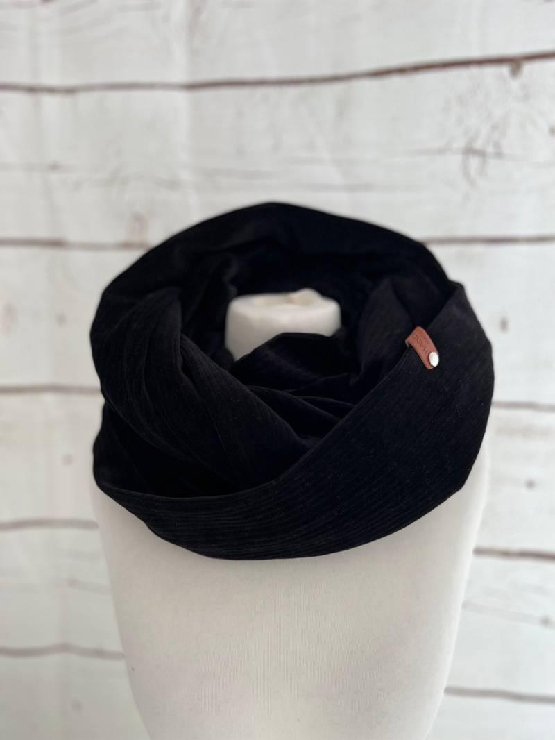 Kuschelweicher Damen Loop Wickelschal Schwarz/Beere Nikki Cord Herbst Winter von Steuerbord
