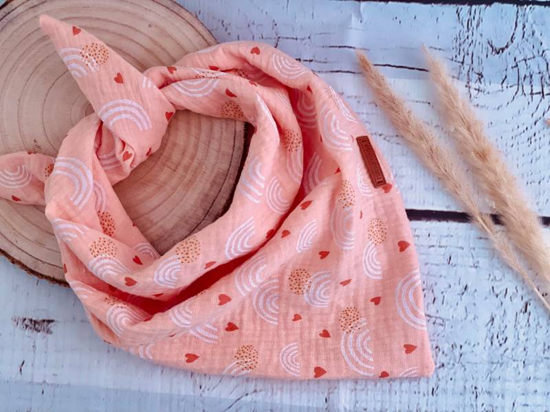 Musselin Tuch Regenbogen Dreieckstuch Halstuch Mädchen Herzen Lachs Rosa Knotentuch Kinder Schulkind Baby Lätzchen Spucktuch von Steuerbord