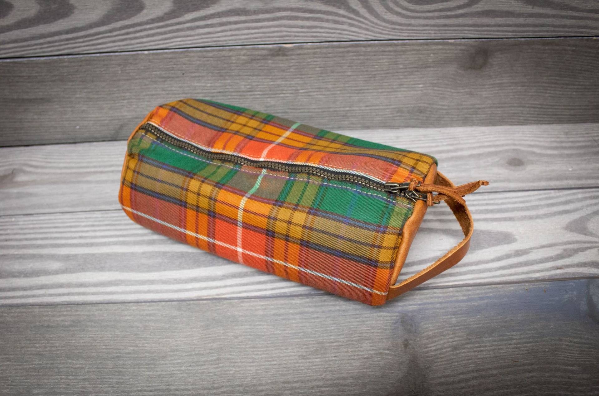 Rasierset, Dobb Tasche, Kulturbeutel, Reisetasche, Luxus Handgepäck, Geschenke Für Männer, Individuell Angefertigt, Leder Geschenke, Scottish Tartan von SteurerAndJacoby