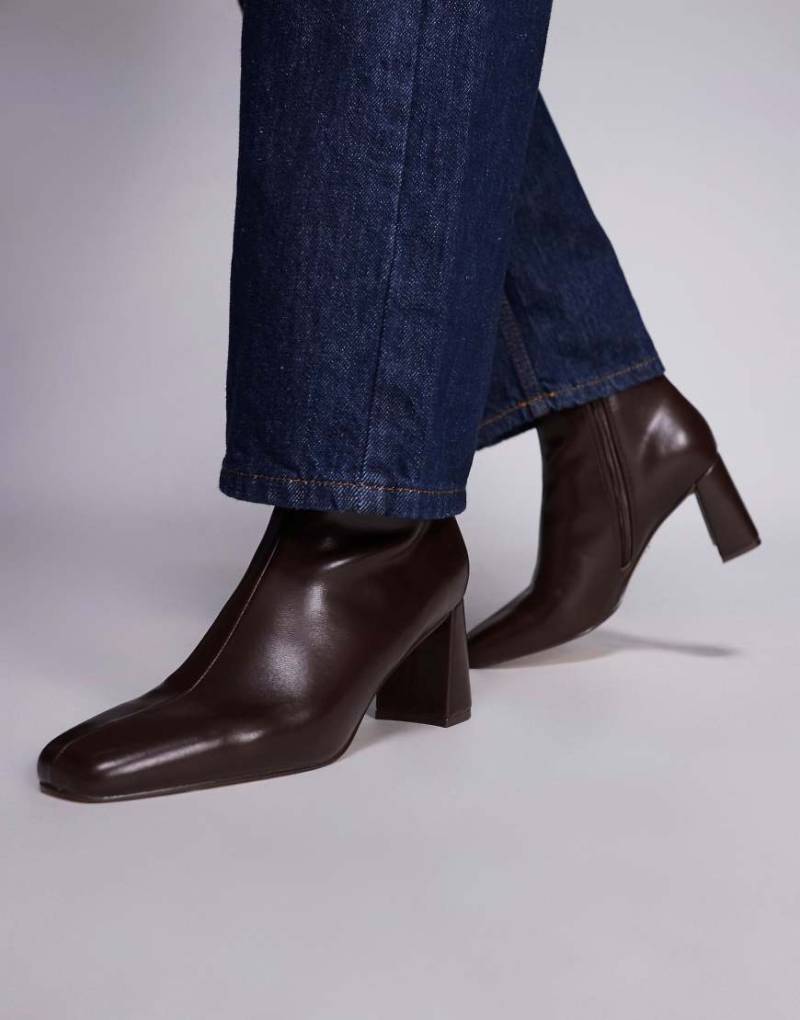 Steve Madden - Hurst - Ankle-Stiefel in Ground Coffee mit runder Zehenpartie-Brown Steve Madden - Hurst - Ankle-Stiefel in Ground Coffee mit runder Zehenpartie-Brown von Steve Madden