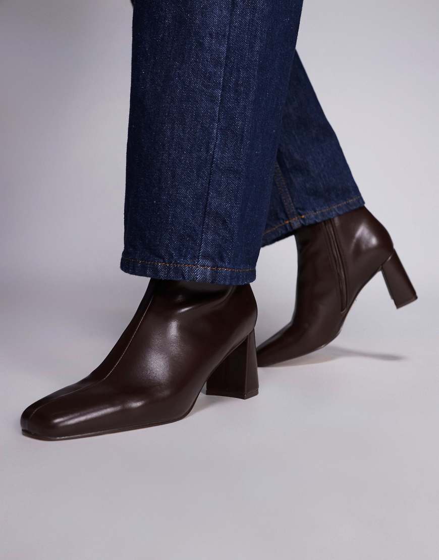 Steve Madden - Hurst - Ankle-Stiefel in Ground Coffee mit runder Zehenpartie-Brown Steve Madden - Hurst - Ankle-Stiefel in Ground Coffee mit runder Zehenpartie-Brown von Steve Madden