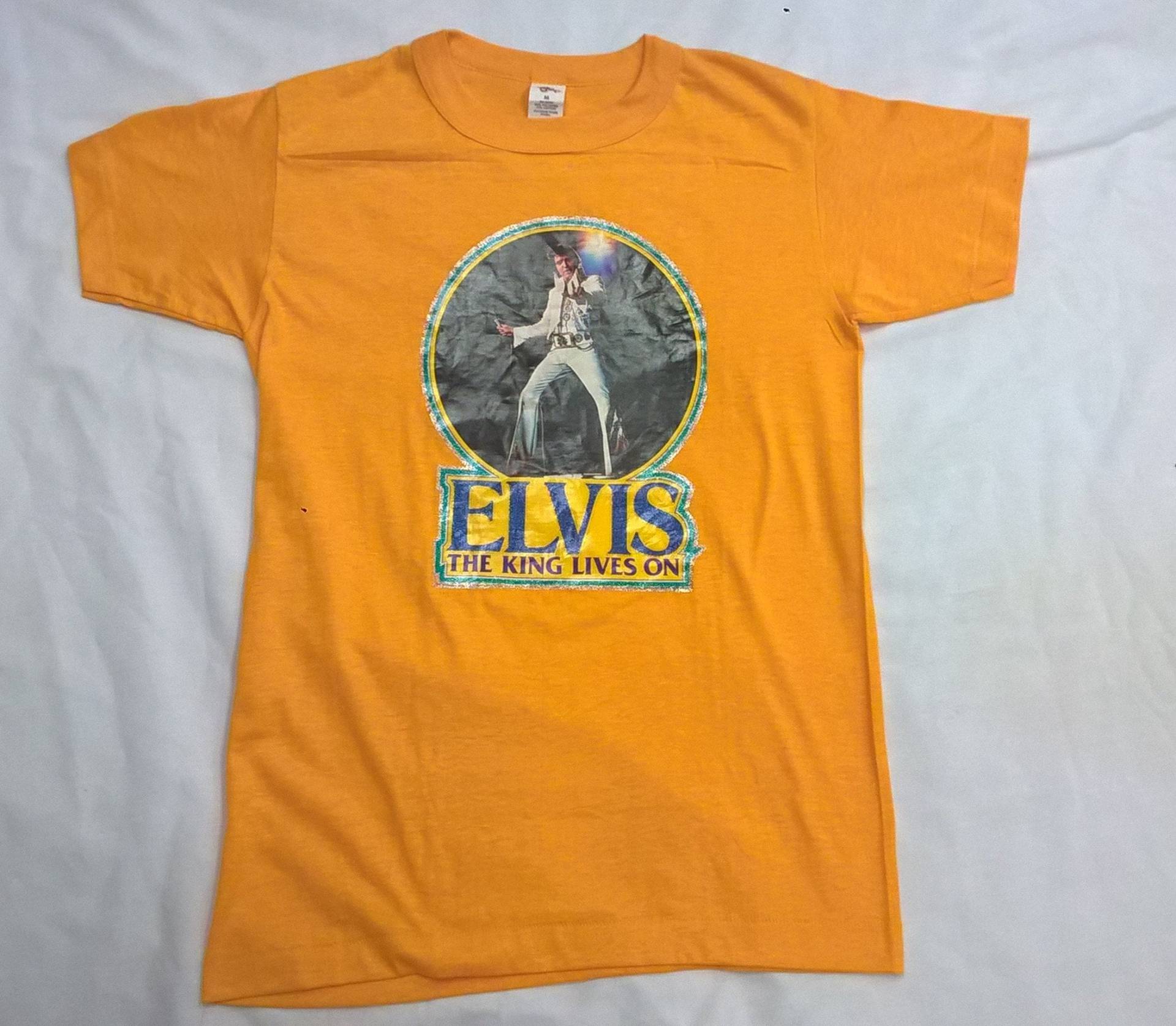 80Er Jahre Elvis "The King Lebt Im" Gitterstoff T-Shirt von StevesClothingCo