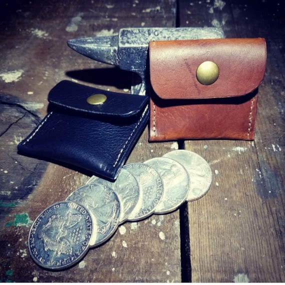 Handgefertigte Leder Münze Beutel Wird Halten Bis Zu 6 Silberdollar Größe Münzen Hergestellt in Den Usa Handgefertigte Leder Münze Beutel Wird Halten Bis Zu 6 Silberdollar Größe Münzen Hergestellt in Den Usa von StevesLeatherworks84