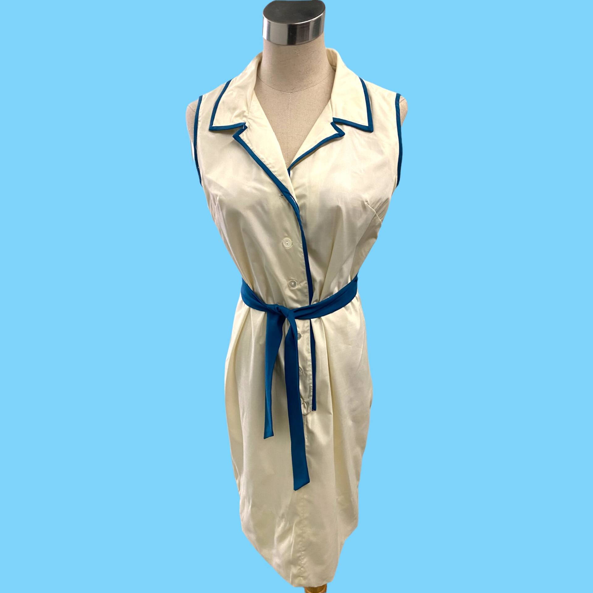 1950Er Jahre Vintage Sue Brett Junior Sommerkleid Off White Blue Trim Small von StevesVintageClothes