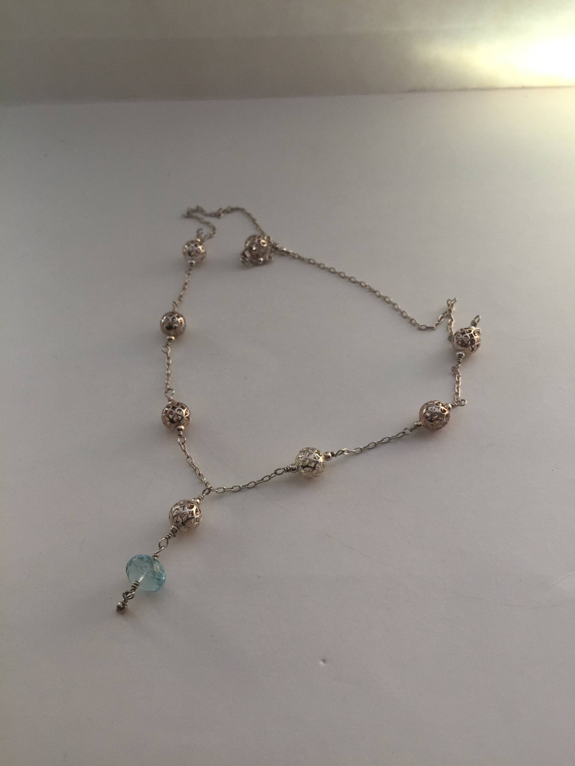 Facettierte Aquamarin Und Sterling Silber Perlen Kabel Kette Halskette 45 cm Lang Mit Einem 1 1/2 Zoll Tropfen Facettierte Aquamarin Und Sterling Silber Perlen Kabel Kette Halskette 45 cm Lang Mit Einem 1 1/2 Zoll Tropfen von StewartsofCalifornia