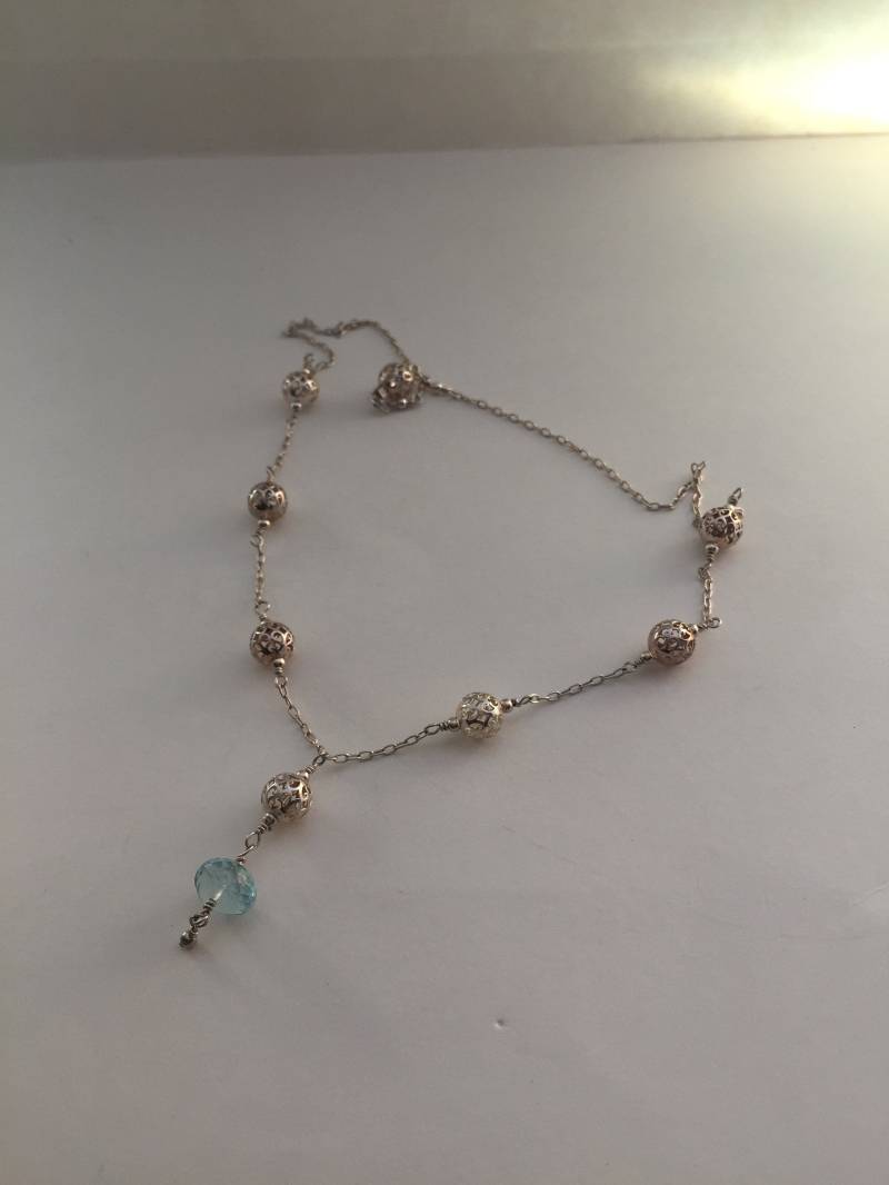 Facettierte Aquamarin Und Sterling Silber Perlen Kabel Kette Halskette 45 cm Lang Mit Einem 1 1/2 Zoll Tropfen Facettierte Aquamarin Und Sterling Silber Perlen Kabel Kette Halskette 45 cm Lang Mit Einem 1 1/2 Zoll Tropfen von StewartsofCalifornia