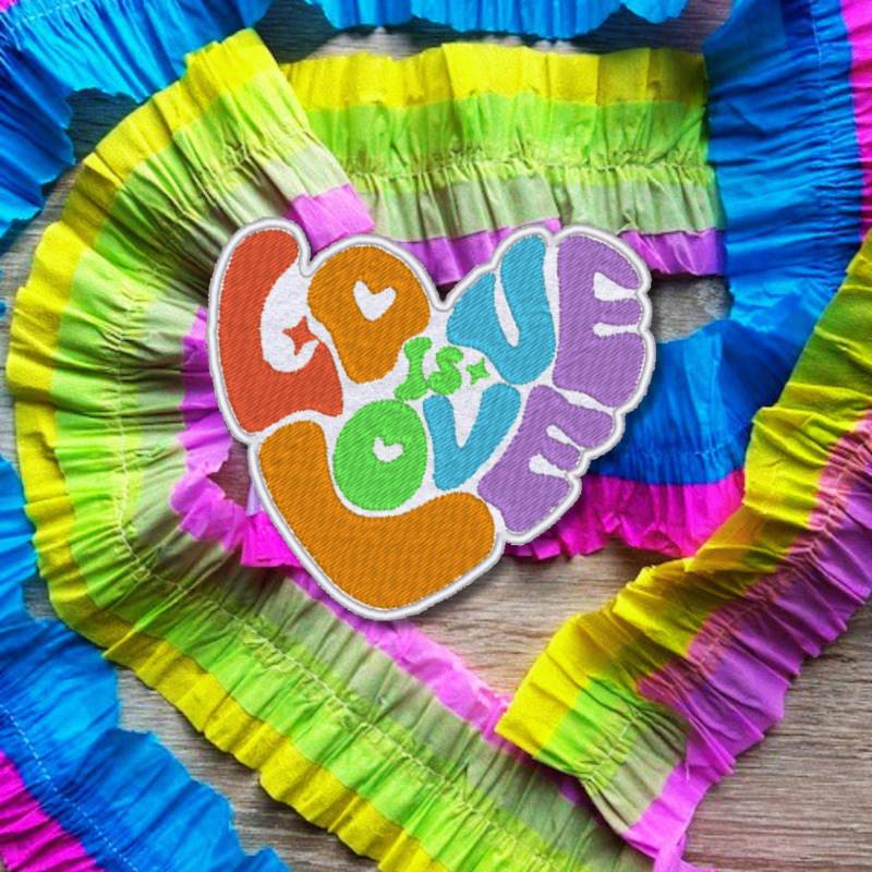 Love Is Herz Patch - Bunter Pride Aufnäher Lgbtq+ Retro Stickerei Queer Zum Aufnähen Oder Aufbügeln Schwarz Weiß Love Is Herz Patch - Bunter Pride Aufnäher Lgbtq+ Retro Stickerei Queer Zum Aufnähen Oder Aufbügeln Schwarz Weiß von Stichfee