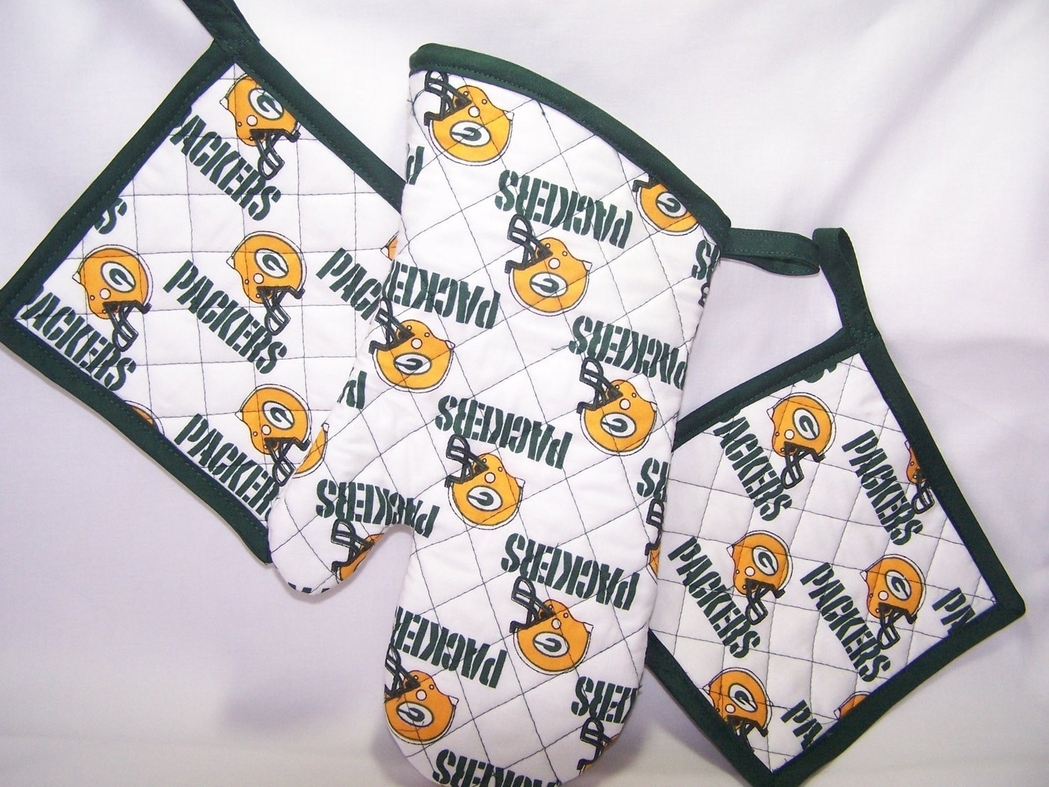 Nfl Green Bay Packers Tail Gate Set; Ofen - Und Topflappen Nfl Green Bay Packers Tail Gate Set; Ofen - Und Topflappen von Stichingram