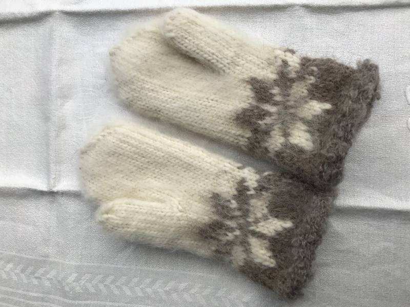 Exklusive Handgestrickte Handschuhe Exklusive Handgestrickte Handschuhe von Stickelina