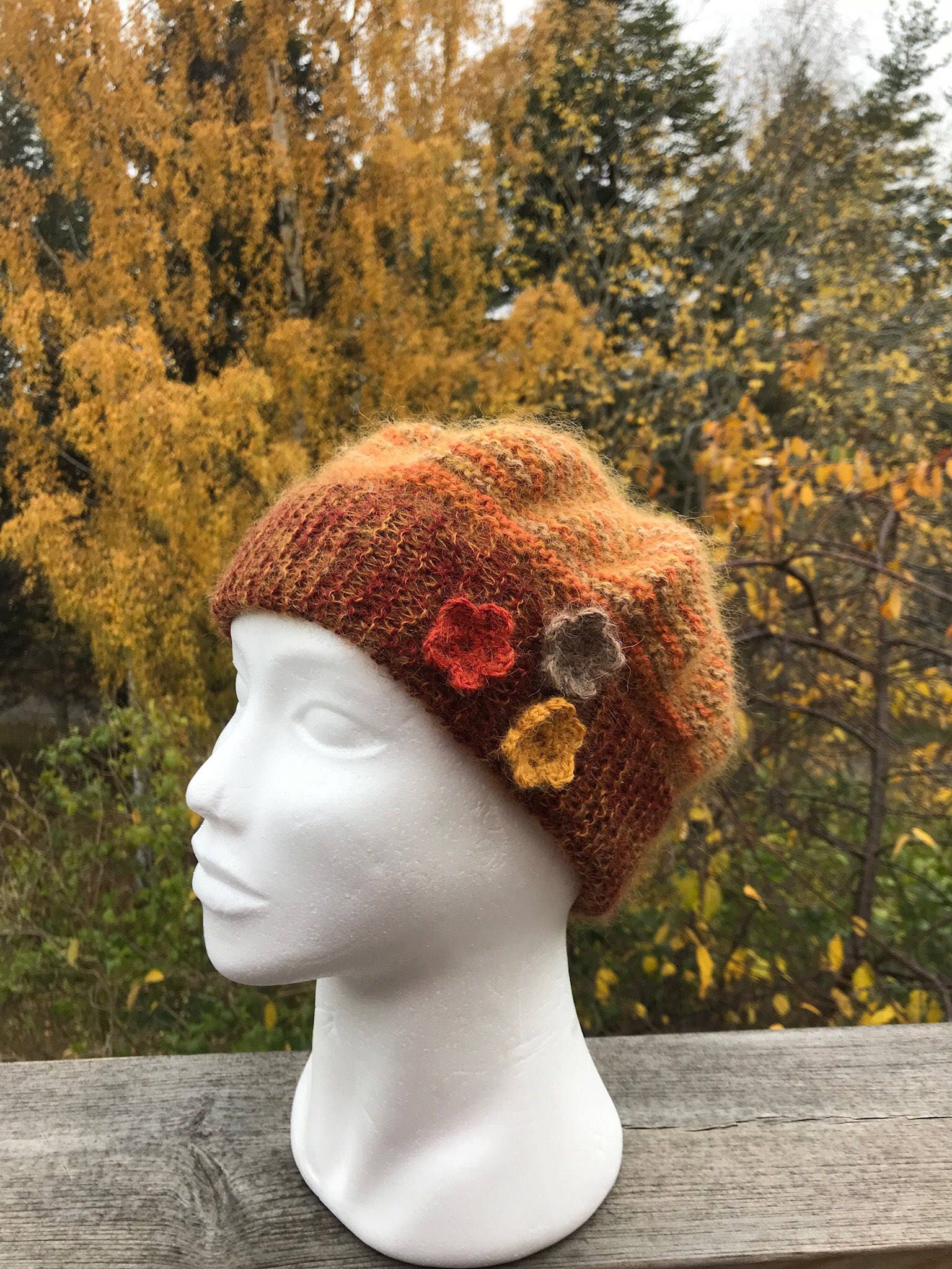 Exklusive Handgestrickte Mütze von Stickelina