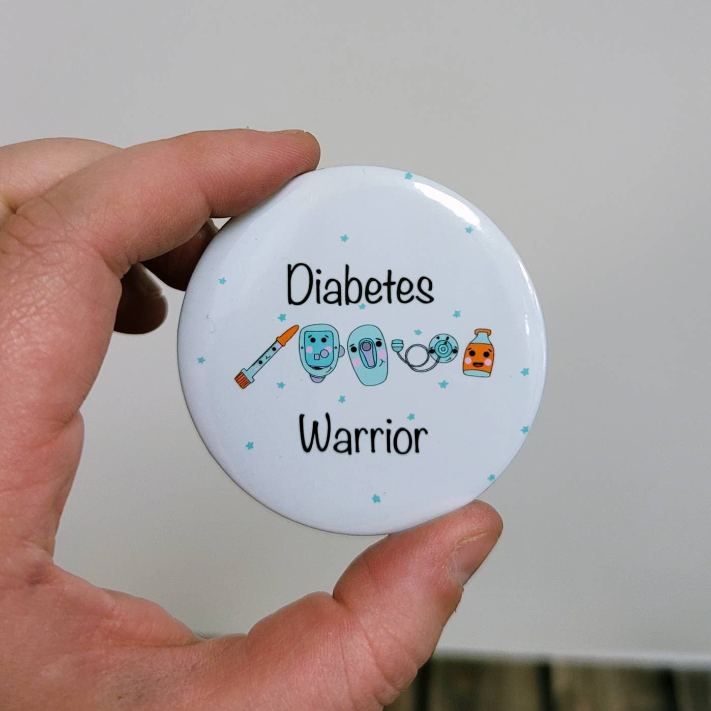 Diabetes Krieger 2, 25 in Knopf Pin/Layla Blühte Stickersandmorebylb von StickersandMorebyLB