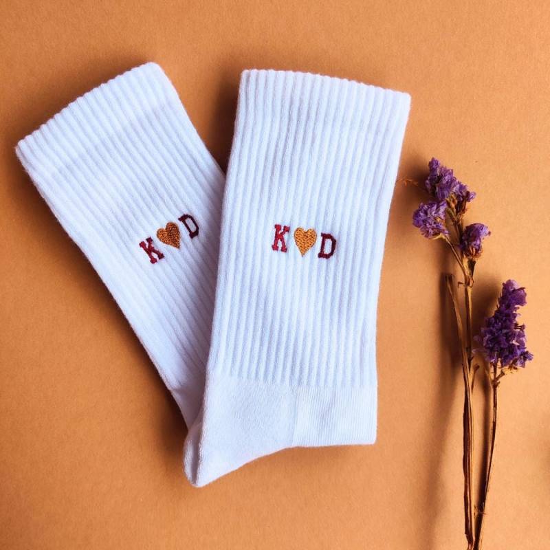 Socken Mit Herz Und Initialen Socken Mit Herz Und Initialen von Stickhase