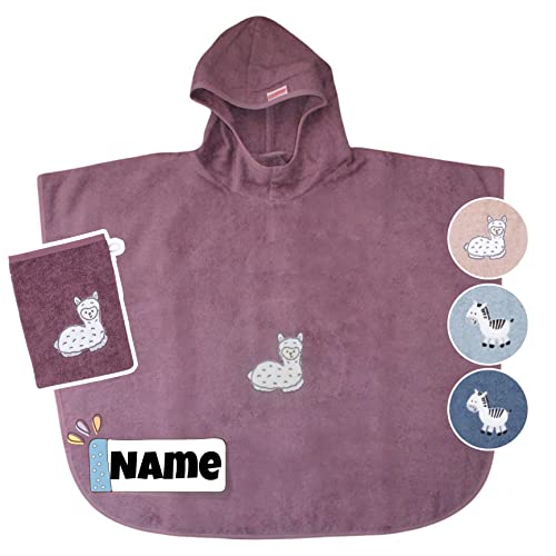 Kinder Poncho + Waschlappen mit Name bestickt mit Name | Badeponcho | personalisiert | Kapuzenbadetuch Bademantel Kinder | Kapuzenhandtuch | Badetuch mit Kapuze | bis 7 Jahre (lila Lama) von Stickling