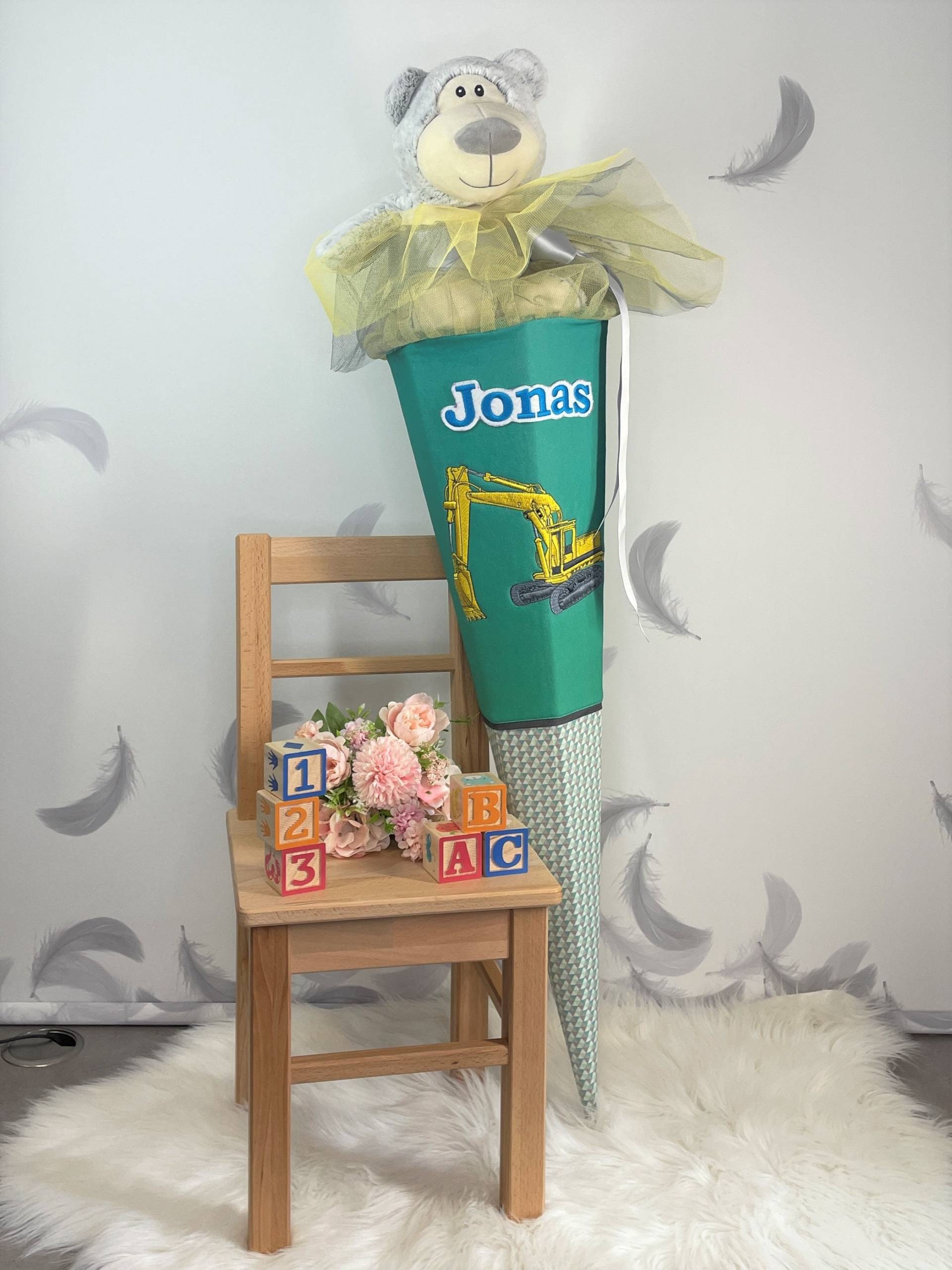 Schultüte Grün Bagger Mit Namen von StickmanufakturDE