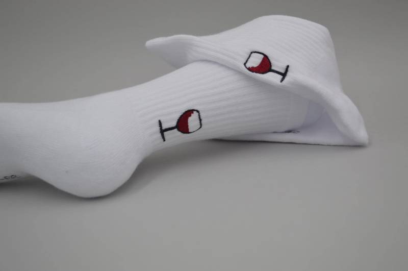 Socken Mit Bestickung Weinglas, Bestickte Weinglas von Stickmomente