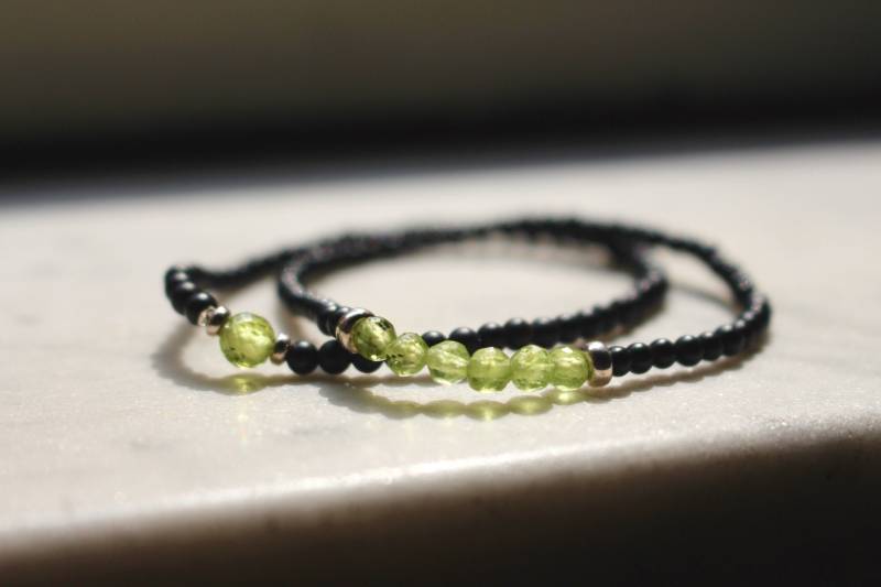 Handgefertigte Peridot Armbänder, 2Er Set | Reine Kugel, Runde Perlen Grüner Kristall/Edelstein August Geburtsstein Heilung, Chakren Handgefertigte Peridot Armbänder, 2Er Set | Reine Kugel, Runde Perlen Grüner Kristall/Edelstein August Geburtsstein Heilung, Chakren von SticksAndStonesTurin