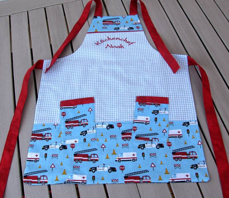 Süße Jungenschürze M. Aufgesticktem Name von StickstudioMarlen