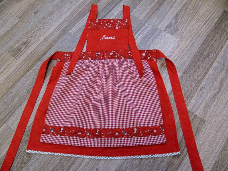 Süße Kinderschürze M. Name/Personalisiert in Rot - "Größe 92 Bis 122 Wählbar von StickstudioMarlen