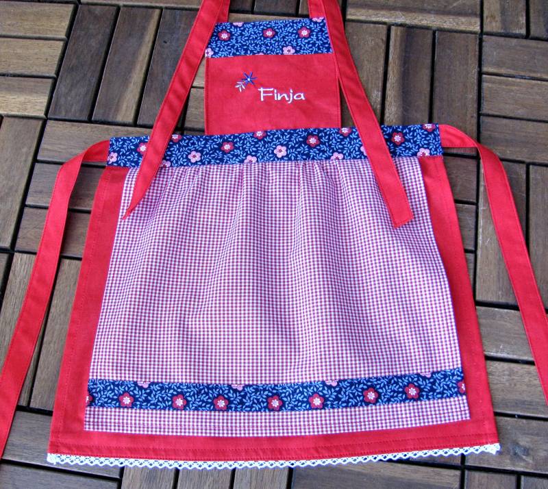 Süße Kinderschürze M. Name/Personalisiert in Rot Größe 92 Bis 128 von StickstudioMarlen