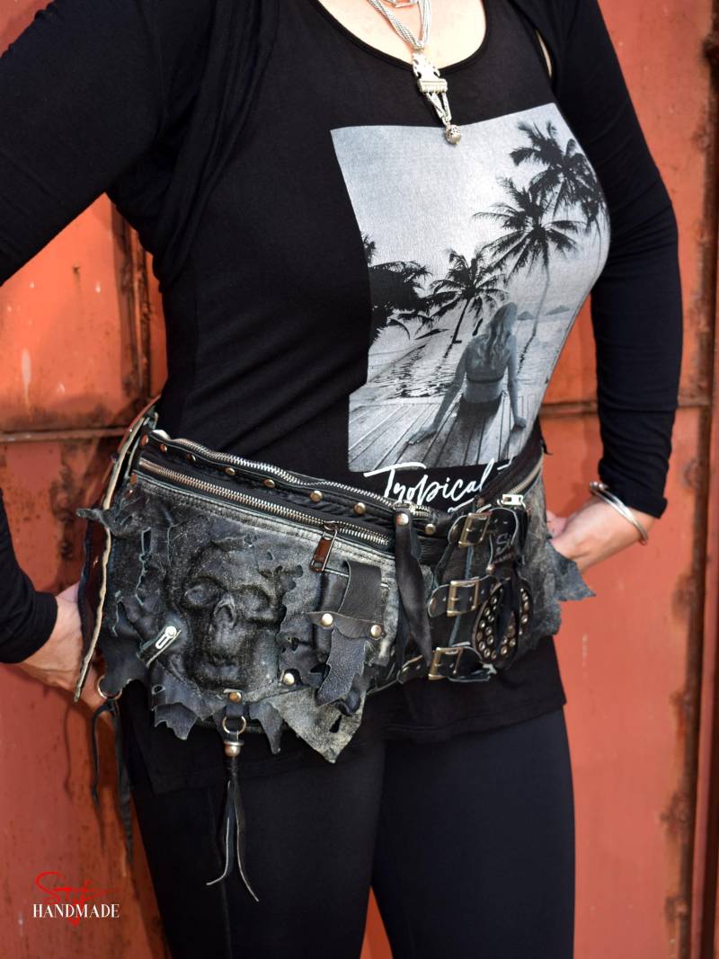High-End Unisex Leder Crossbody Taille Große Bauchtasche Xl Croissant Gürtel Rock Metal Punk Skull Gothic Schwarz Ästhetisch Künstlerisch von StifHandmade