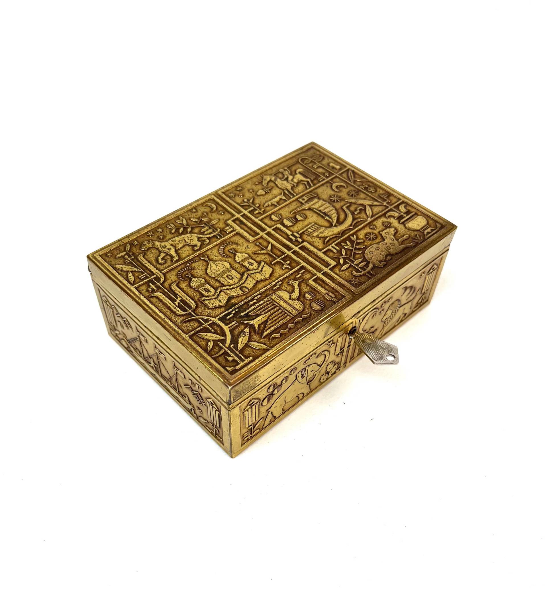 stunning Rare Bauhaus Art Deco Avantgarde Panther Elefant Jewelry Box By Erhard & Söhne 1930 von StilelementeGALLERY