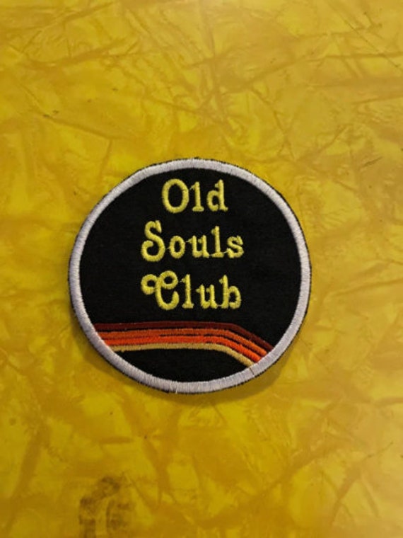 Old Souls Club-Aufnäher Im Vintage-stil von StillStandingDesigns